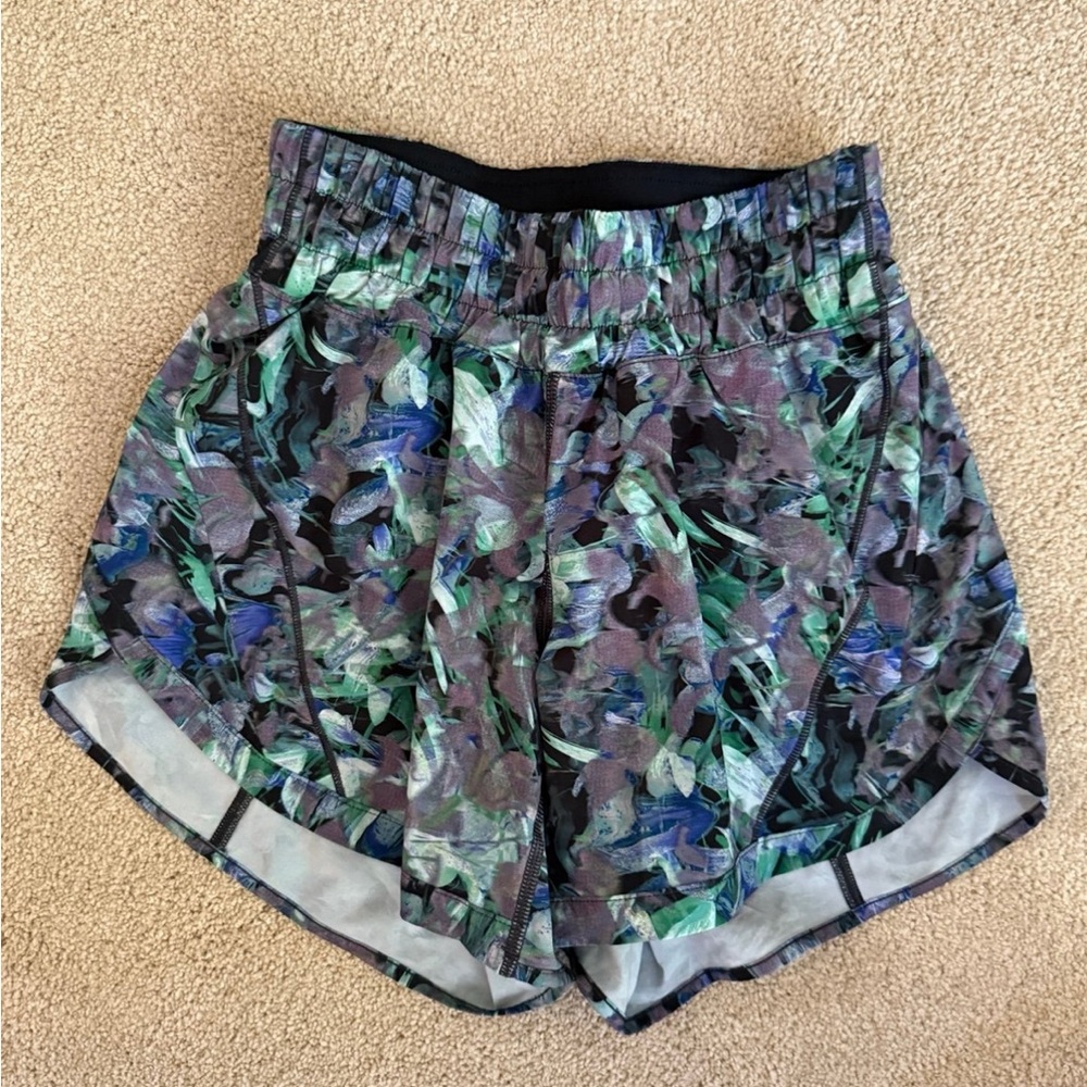 Lululemon Running Shorts
Size 0
